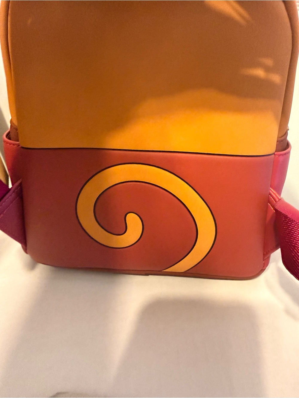 Loungefly Disney Aladdin 30th Anniversary Abu backpack - Picture 5 of 9